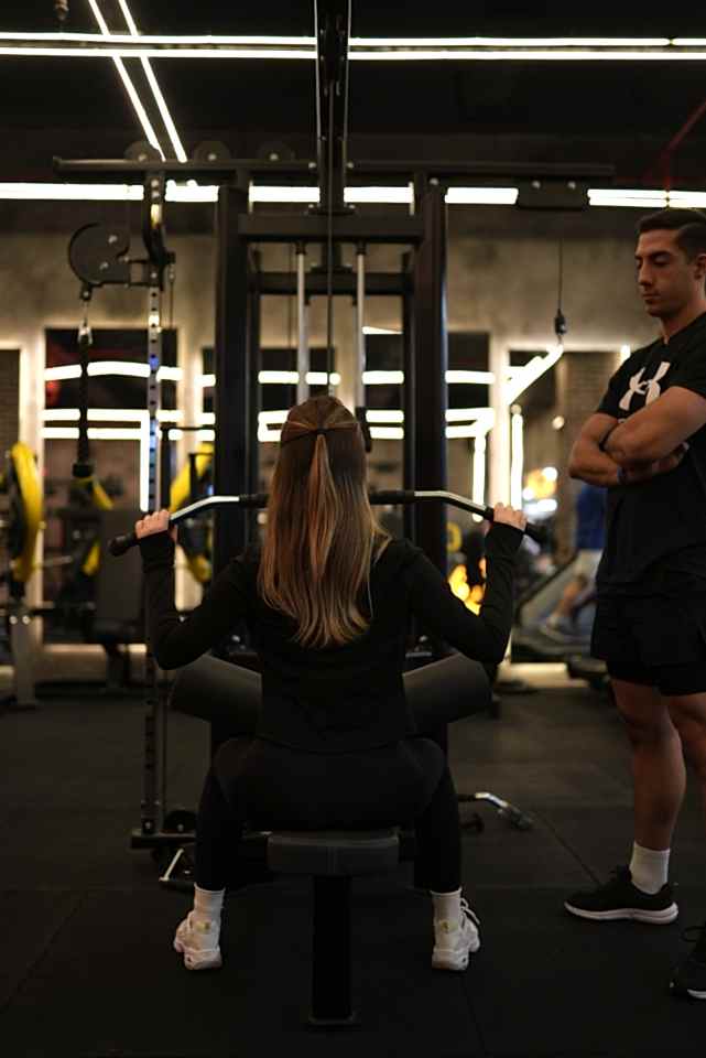 cigli spor salonlari, boks kurslari, kickboks salonlari ve personal traininig salonlari
